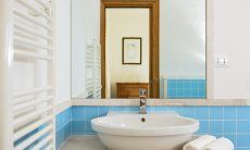 Villa del Campo | Bad im ersten Stock mit modernem Waschbecken Bad im ersten Stock, Detail