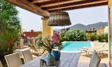 Villa Campidano 8 | Esstisch im freien mit Blick auf den Pool Esstisch mit Blick auf den Pool