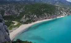 Luftansicht vom Strand Cala Luna