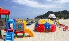 Kinderspielplatz Tamatete am Strand Cala Sinzias