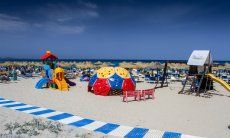 Kinderspielplatz im Strandbad Tamatete, nur 2 km von Li Conchi