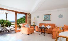 Villa Massimo | Helles Wohnzimmer mit Meerblick Helles Wohnzimmer mit Meerblick