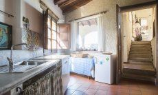 Villa Is Molas Monte | Rustikale aber helle Küche Rustikale, helle Küche