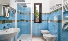 Villa Pino | Bad 4 mit großer Dusche Bad 4