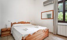 Villa Pino | Schlafzimmer 3 mit Doppelbett Schlafzimmer 3