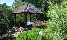 Pavillon im Garten zum relaxen 