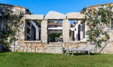 Casa 15 | Traumhaus aus lokalem Granit Casa 15 mit Granittor