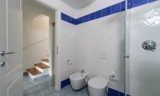 Badezimmer mit Bidet, WC und Dusche, Li Conchi 29
