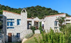 Li Conchi 34 | Hausansicht mit Garten 11 2018 New Picture