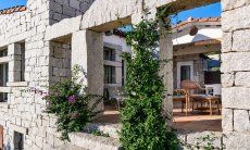 Terrasse mit Bougainville