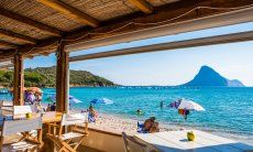 Restaurant La Tavernetta direkt am Strand von Porto Taverna