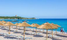 Strandbad mit Sonnenschirm- und Liegenverleih in Vignola Mare
