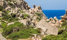 Faszinierende Felsformationen bei Capo Testa, 26 km nördlich von Portobello