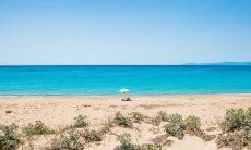 Der Strand von Geremeas, Torre delle Stelle wird auch im Sommer nie voll