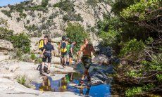 Trekking und Baden in den Bergen hinter San Teodoro