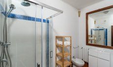 Casa Su Faru 2 | Praktische Dusche im Bad Dusche im Bad von Su Faru 2 Pula