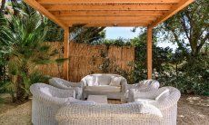 Villa Fernando | Gartenpavillon mit Lounge-Möbeln Ferienhaus Villa Fernando, Santa Margherita di Pula, Südsardinien