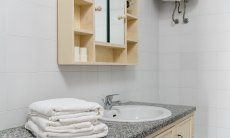 Casa 1 | Wannenbad im Schlafbereich Hausdarstellung Casa 1 Sant Elmo Südsardinien