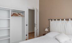 Apartment Orri 2 | Schlafzimmer 2 mit Doppelbett und offenem Schrank App. Orri 2, Tortoli, Ostküste von Sardinien