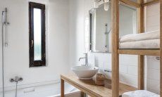 Villetta 3 | Masterbad mit Badewanne Schlafzimmer Bad Villetta 3, Costa Rei