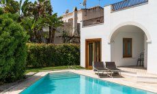 Villa del Campo | Pool und Tür zum Wohnzimmer Villa del Campo, Is Molas, Pula