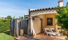 Villa Gioconda 21 | Uneinsehbare Aussendusche im Garten Aussenbereich mit Garten und Terrasse