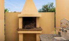 Villa Gioconda 21 | Grillplatz mit Waschbecken Aussenbereich mit Garten und Terrasse
