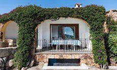 Villa Maestrale | Vom Bougainvillea eingerahmte Terrasse New picture