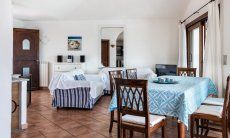 Villa Maestrale | Offener Wohnraum mit Esstisch New picture