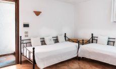 Villa Maestrale | Kühles Schlafzimmer mit 2 Einzelbetten New picture