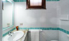 Villa Maestrale | Badezimmer in Türkisgrün New picture