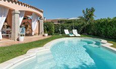 Villa Girasole | Privater Pool im grünen Garten der Villa Privater Pool im uneinsehbaren Garten der Villa