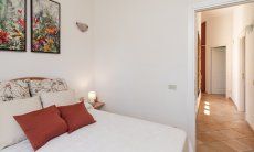 Villa Iris | Blick aus dem Schlafzimmer 2 in den Flur New Picture 2022