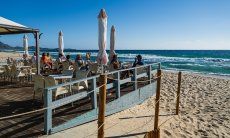 Villa Serena | Schnell einen Cappuccino vor dem ersten Bad im Meer am Morgen New Picture 2025