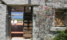 Eingang in Granit vom Ferienhaus Casa 20, Sant Elmo