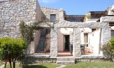 Villa Domus 17 | Villa Domus 17 mit moderner sardischer Architektur Sardinien