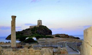 Pula | Römische Säulen und spanischer Wachturm auf der Halbinsel von Nora