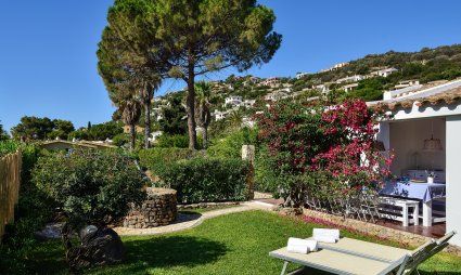 Wunderschöner, gepflegter Garten der Villa Chiara 