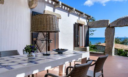 Terrasse mit Esstisch und Meerblick, Casa 15, Sant Elmo