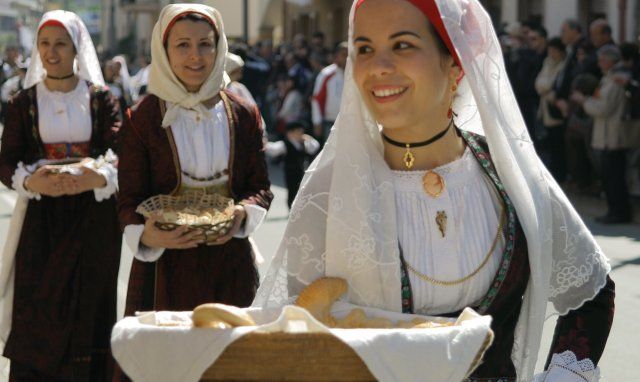 Muravera Orangenfest im Frühjahr - das Ferienhaus dazu liegt an der Costa Rei