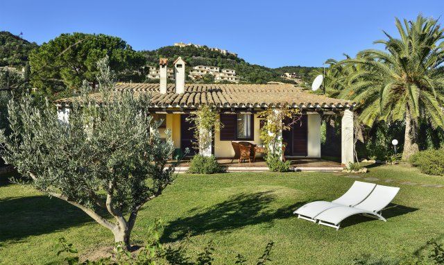 Villa La Viola | Ein wunderschöner Garten umgibt die Ferienvilla einer renommierten Malerin Villa La Viola
