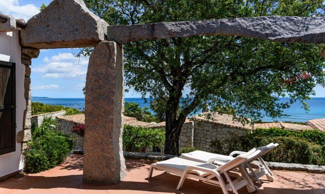 Casa 13 | Terrasse mit Sonnenliegen, um den herrlichen Meerblick zu genießen Casa 13, Sant Elmo